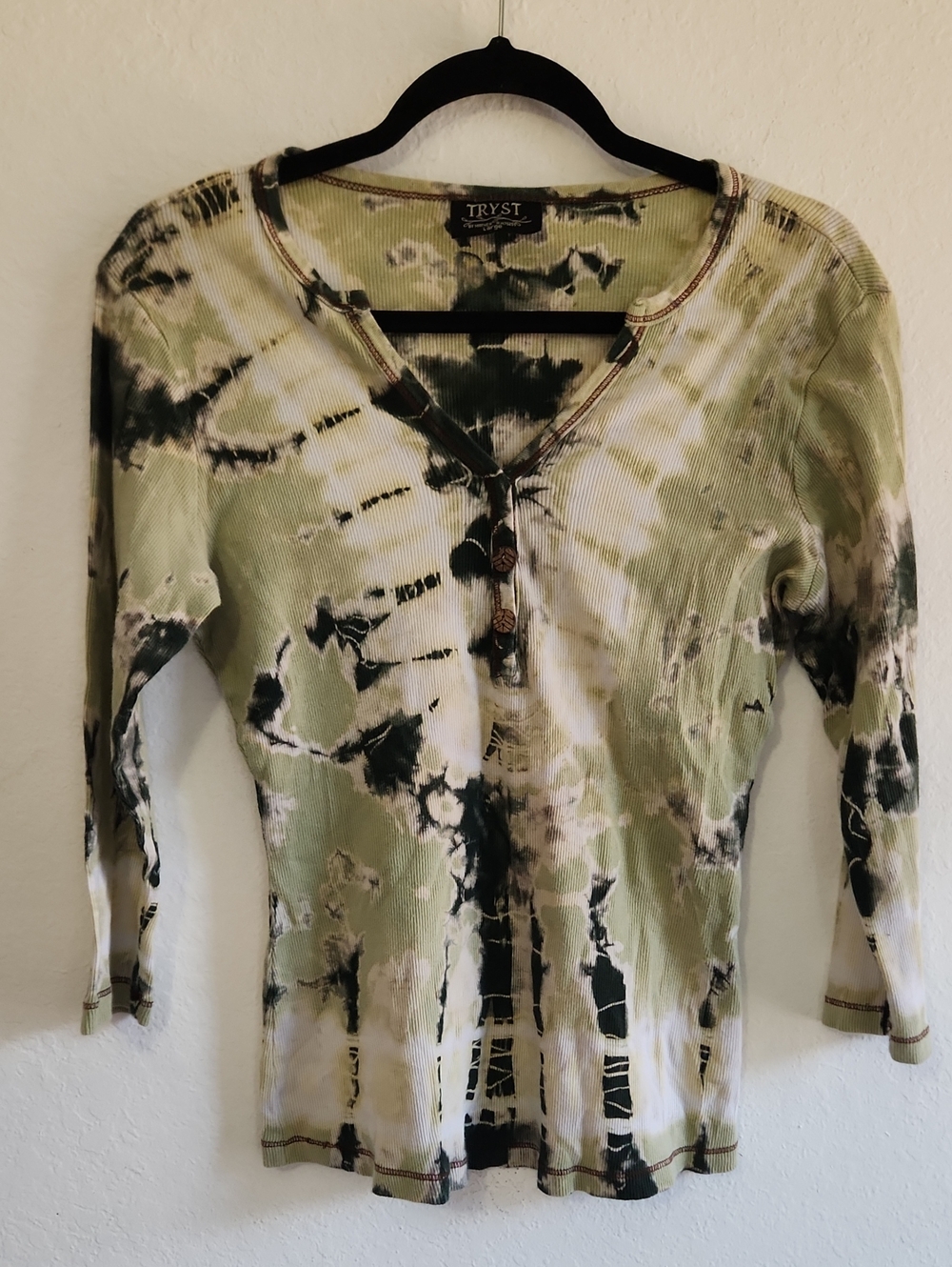 Y2K Olive Green Black Tie Dye Henley Top 3/4 Sleeve Ribbed Knit Boho Grunge L